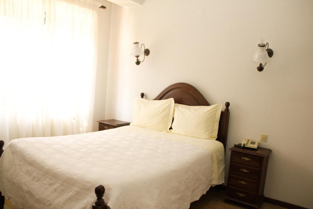 São Neutel Chaves Quarto foto